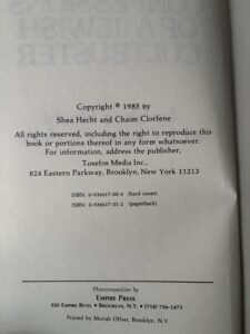 Confessions Of A Jewish Cultbuster by Shea Hecht. PB